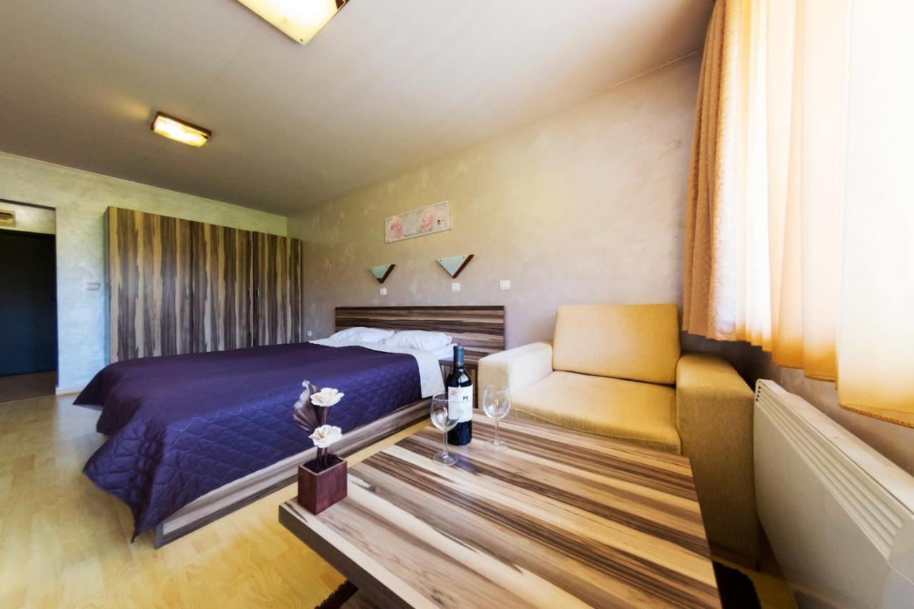 Aparthotel Forest Nook Pamporovo Ngoại thất bức ảnh